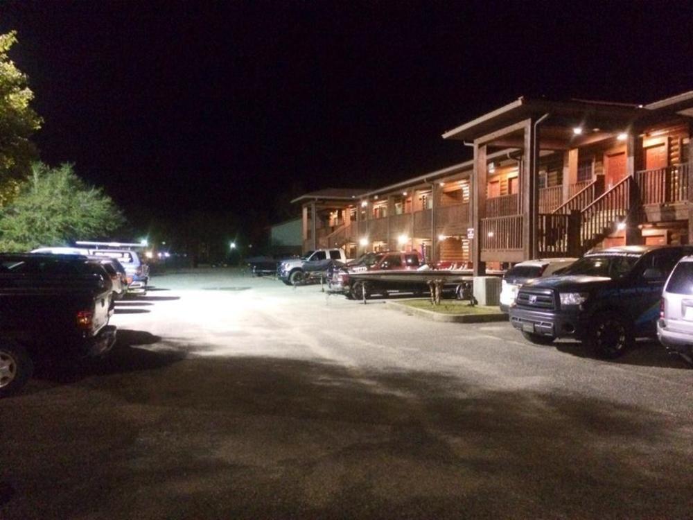 Log Cabin Inn 베이 미네트 외부 사진